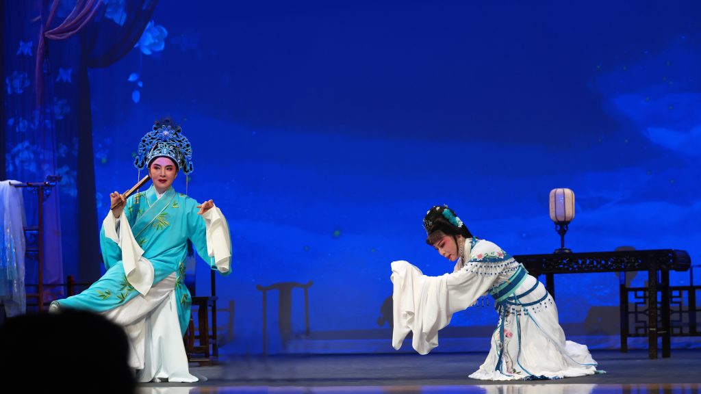 2025越聚-盘妻索妻-露真3